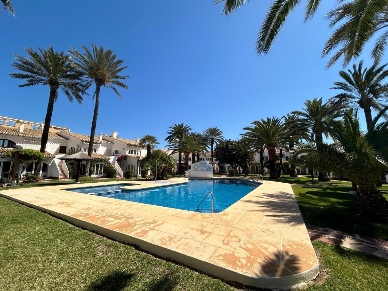 BOIRA - Vivienda en urbanización a primera línea de playa Dénia Exterior foto